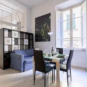 enjoyable-piazza-della-berlina-central-studio.it-tuscanyhotel.com/